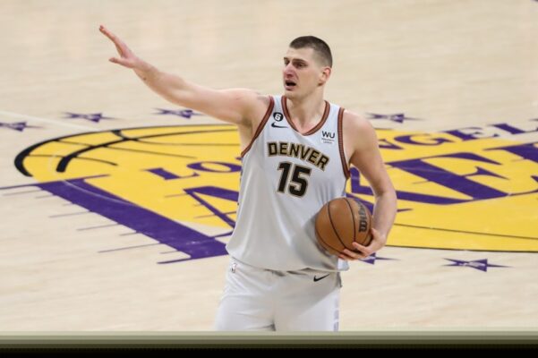 Nikola Jokić chơi bóng rổ ở đâu trước khi tham gia NBA